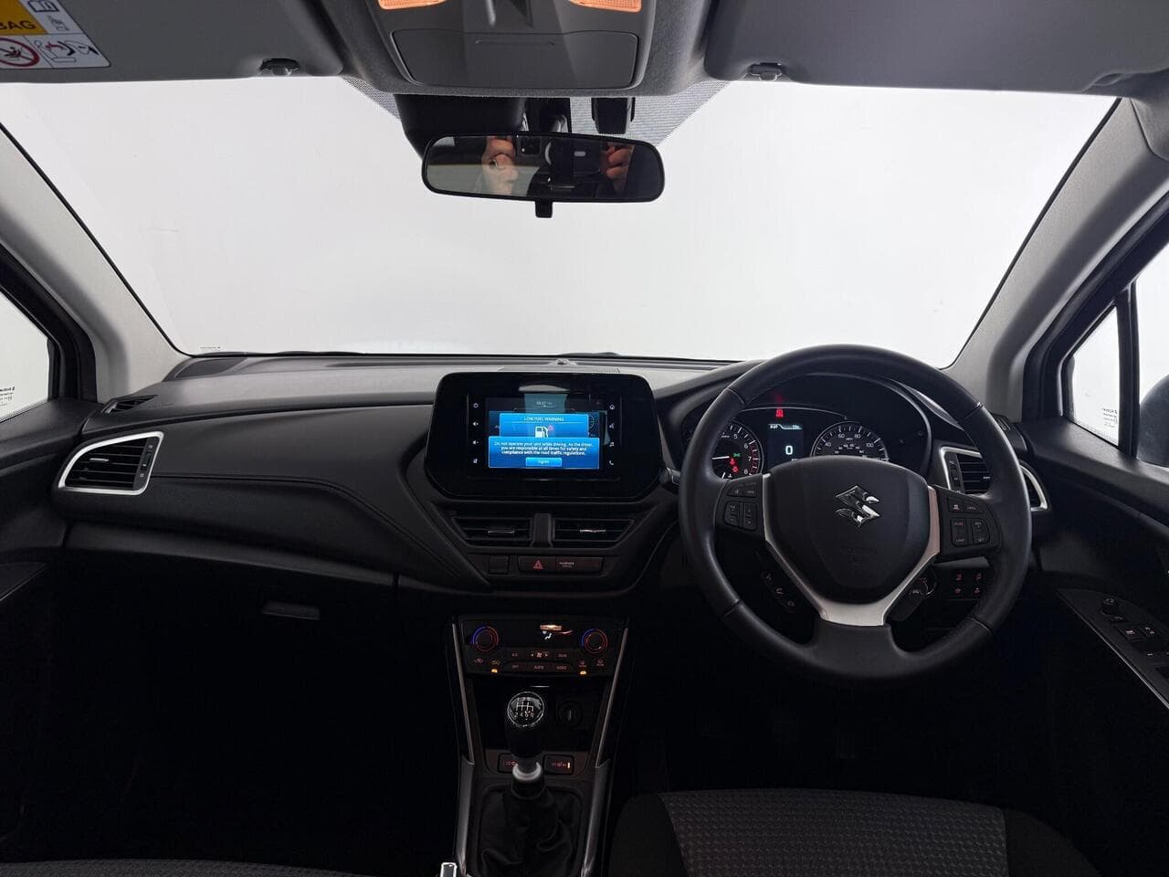 Suzuki S-Cross thumbnail Interior Front