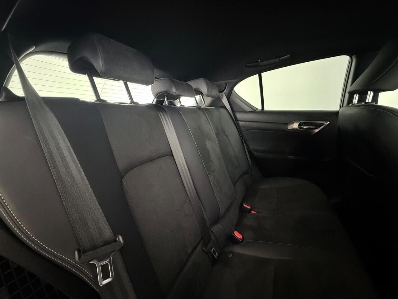 Lexus CT thumbnail Seats Rear