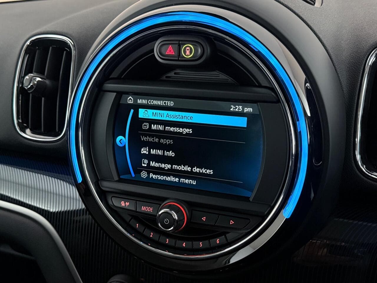 MINI Countryman thumbnail Infotainment System