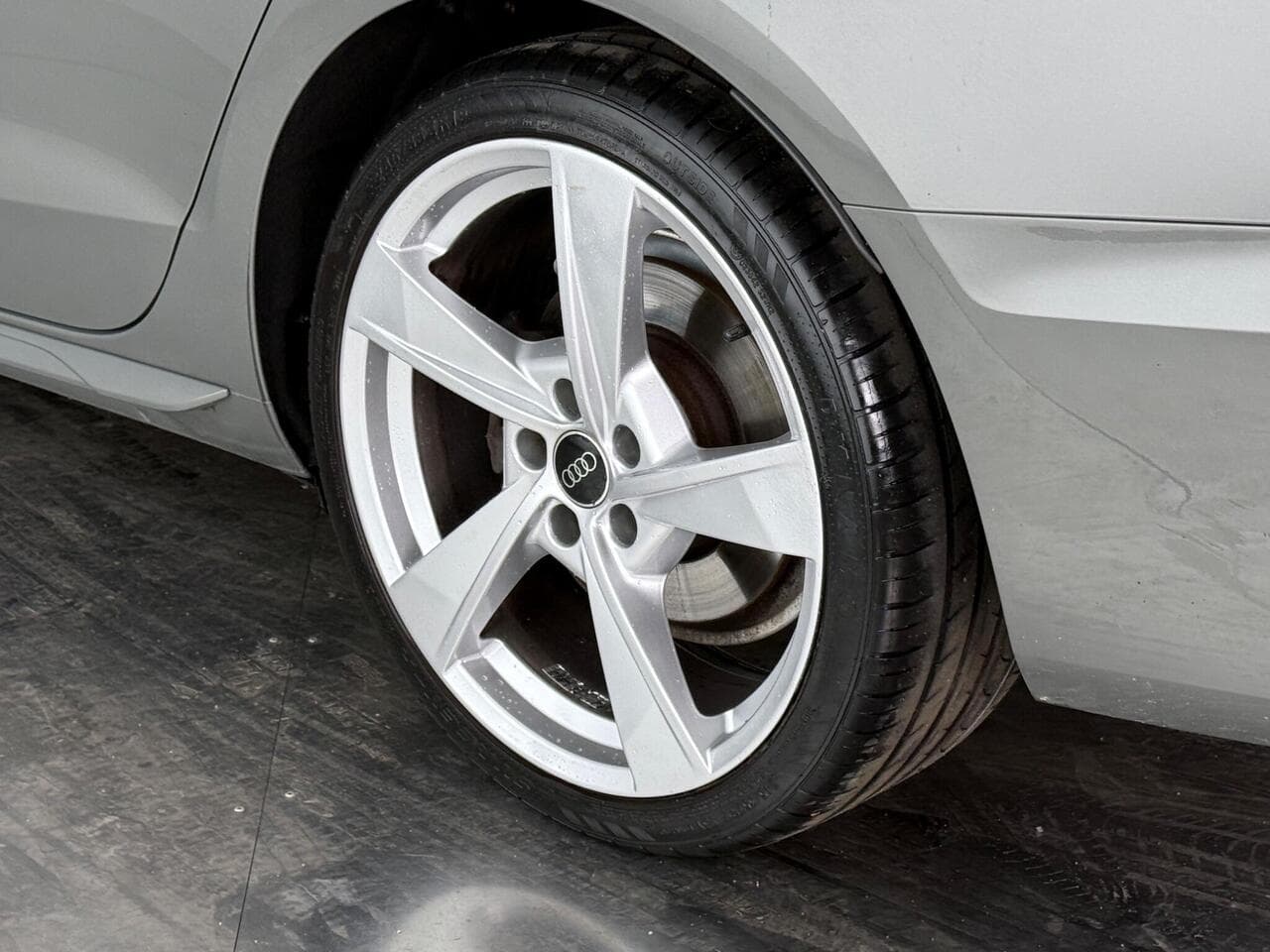 Audi A4 thumbnail Wheel