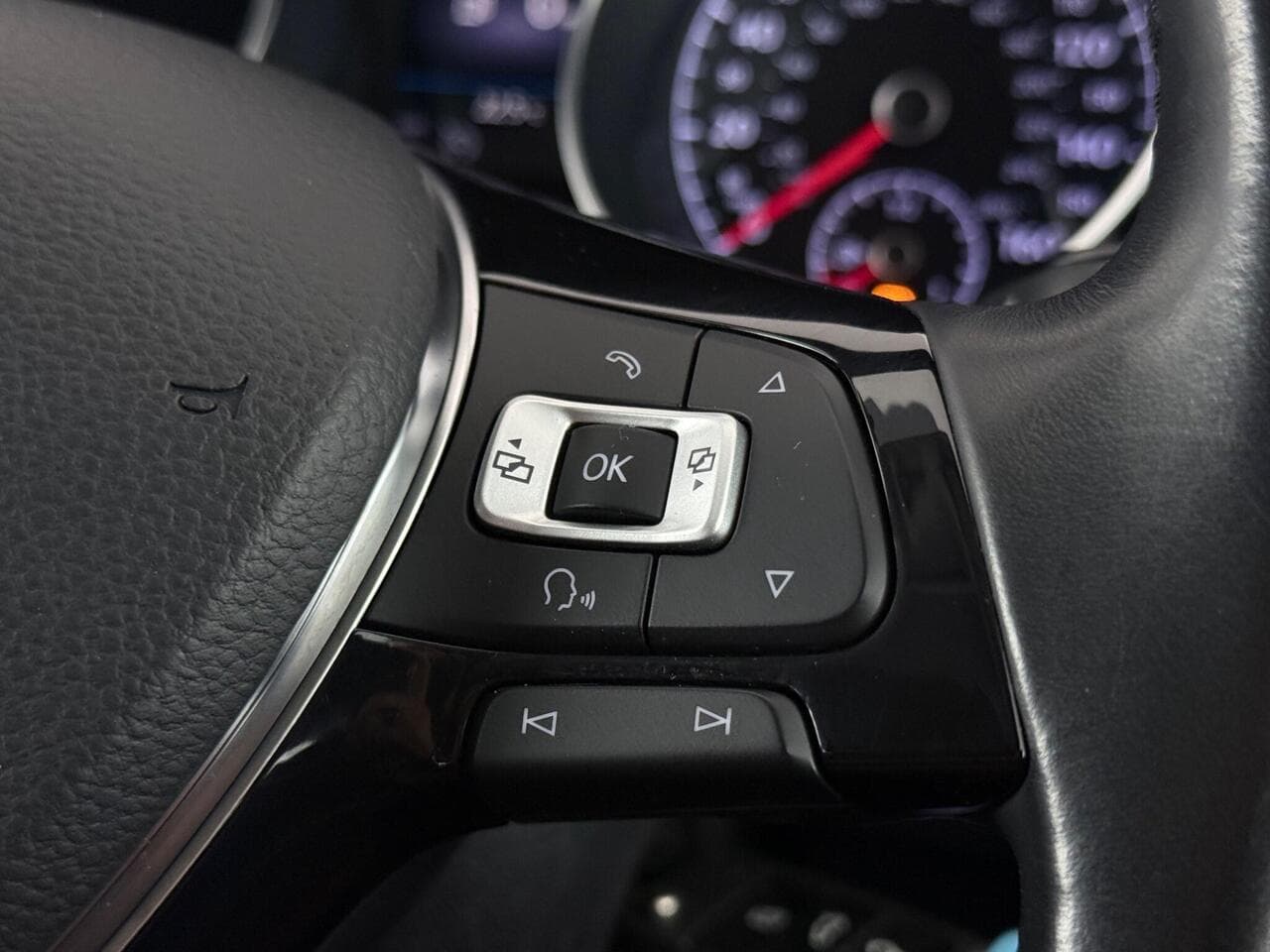 Volkswagen Touran thumbnail Misc Controls