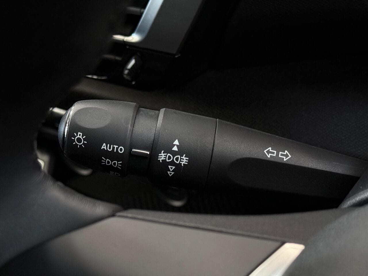 Citroen C4 thumbnail Misc Controls
