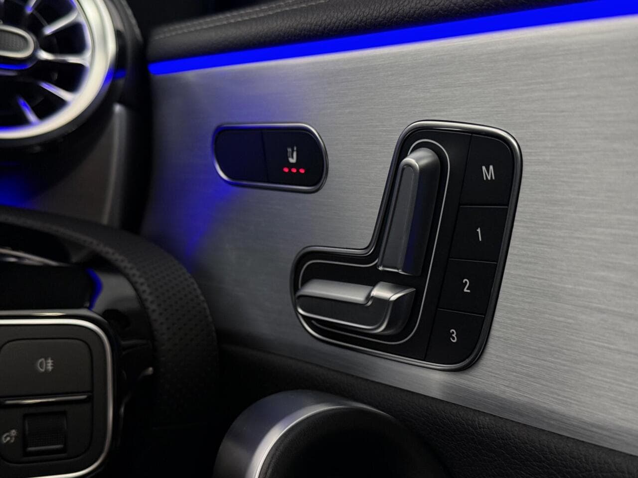 Mercedes-Benz CLA thumbnail Misc Controls