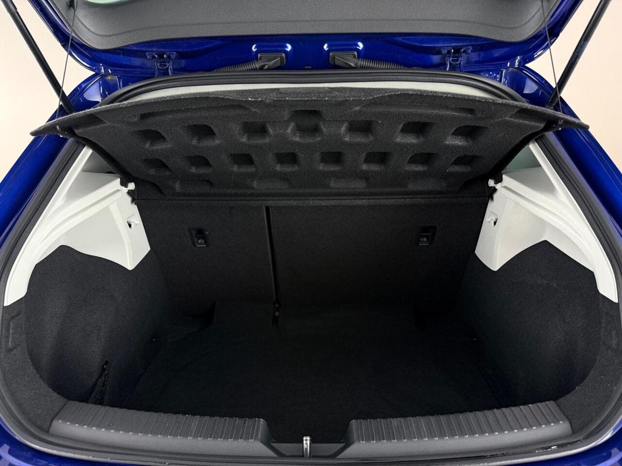 SEAT Leon thumbnail Boot