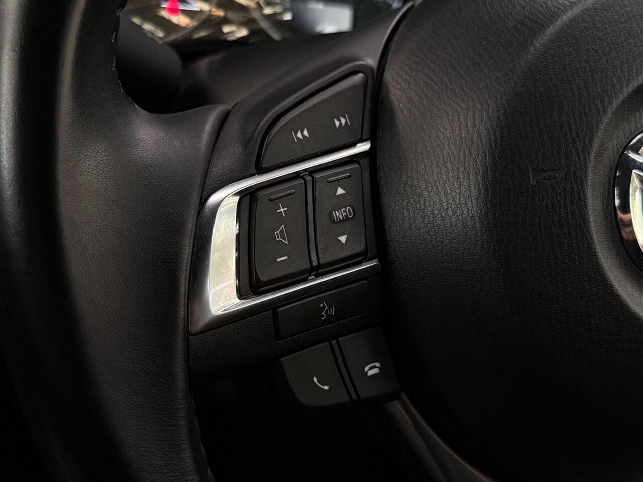Mazda CX-5 thumbnail Misc Controls