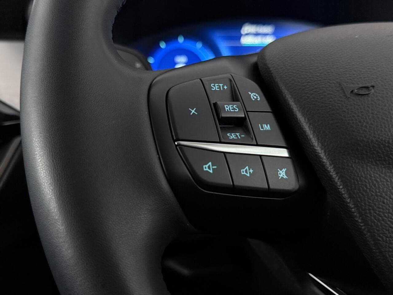Ford Kuga thumbnail Misc Controls