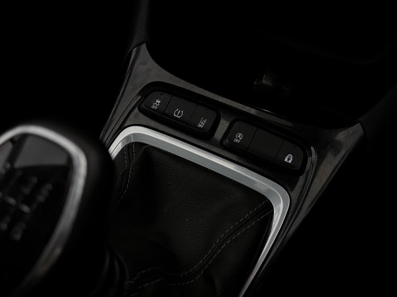 Vauxhall Crossland X thumbnail Misc Controls