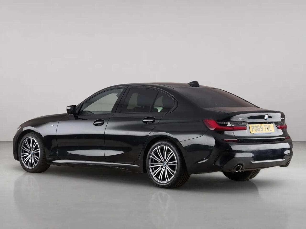 BMW 3 Series thumbnail Rear Left