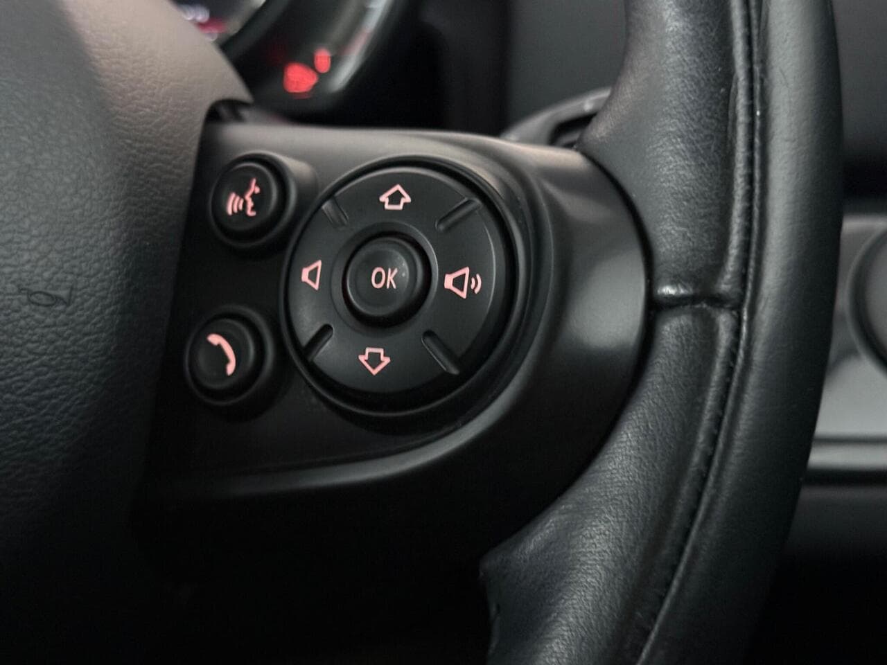 MINI Countryman thumbnail Misc Controls