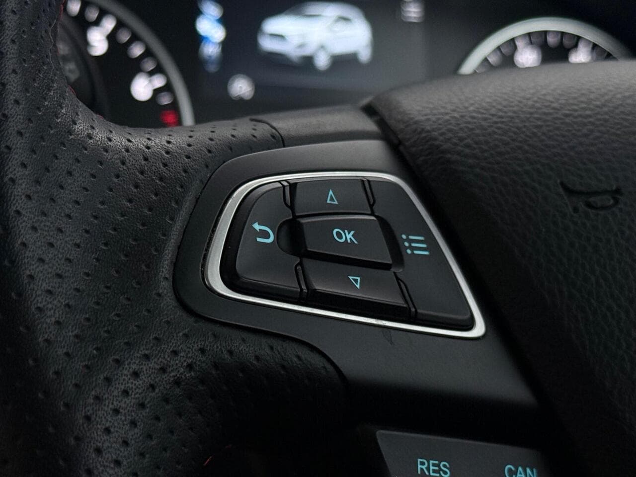 Ford EcoSport thumbnail Misc Controls