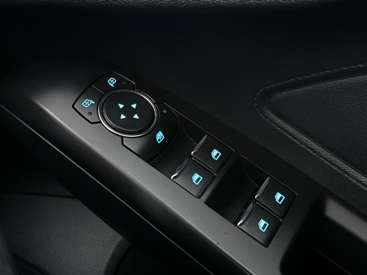Ford Focus thumbnail Misc Controls
