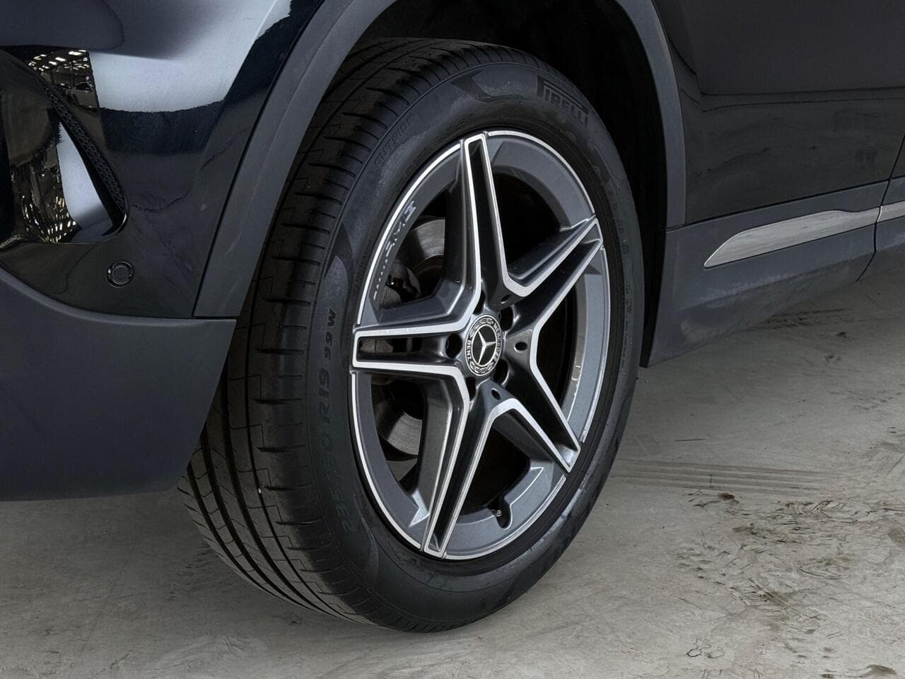 Mercedes-Benz GLA thumbnail Wheel