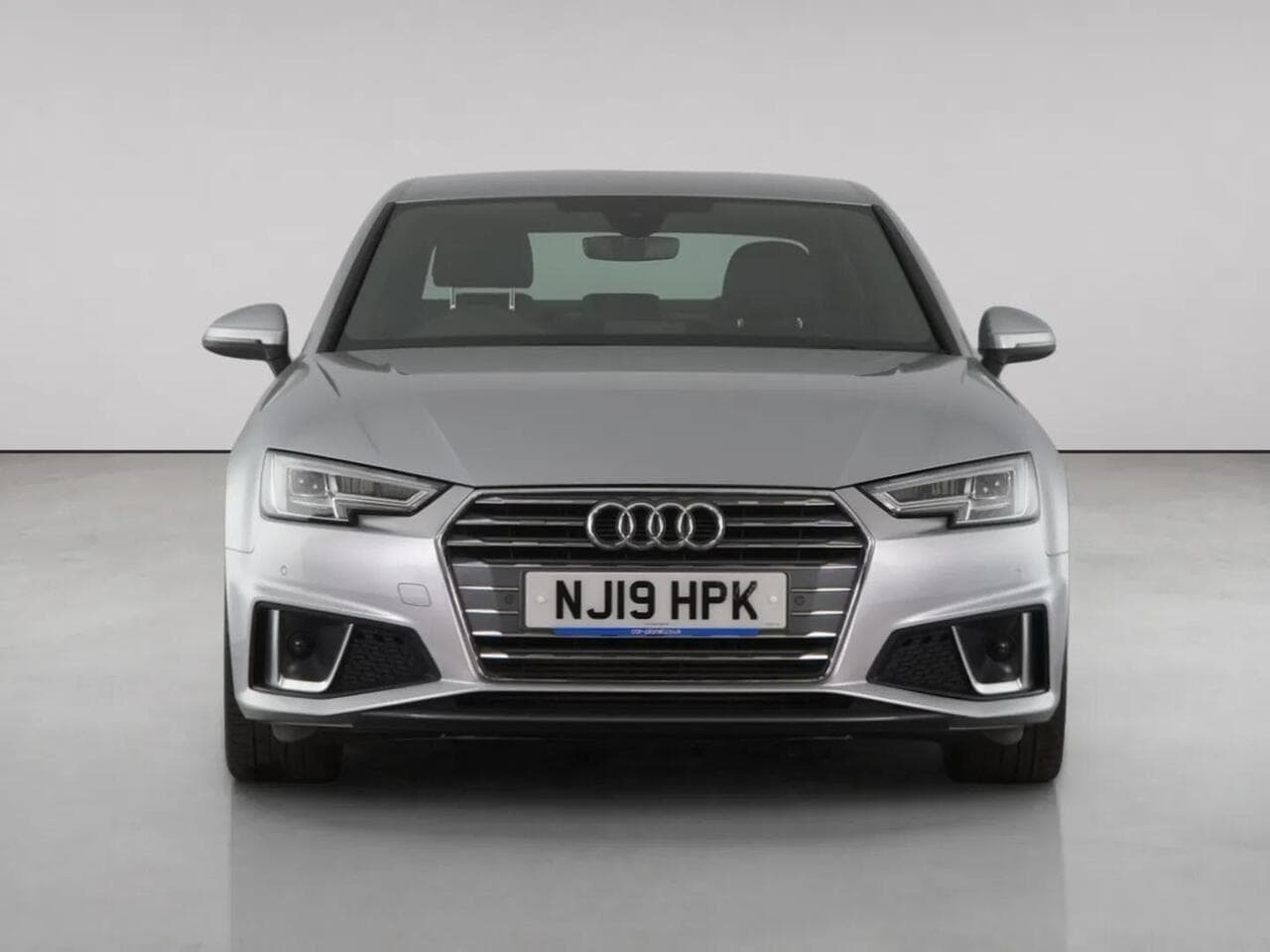 Audi A4 thumbnail Front