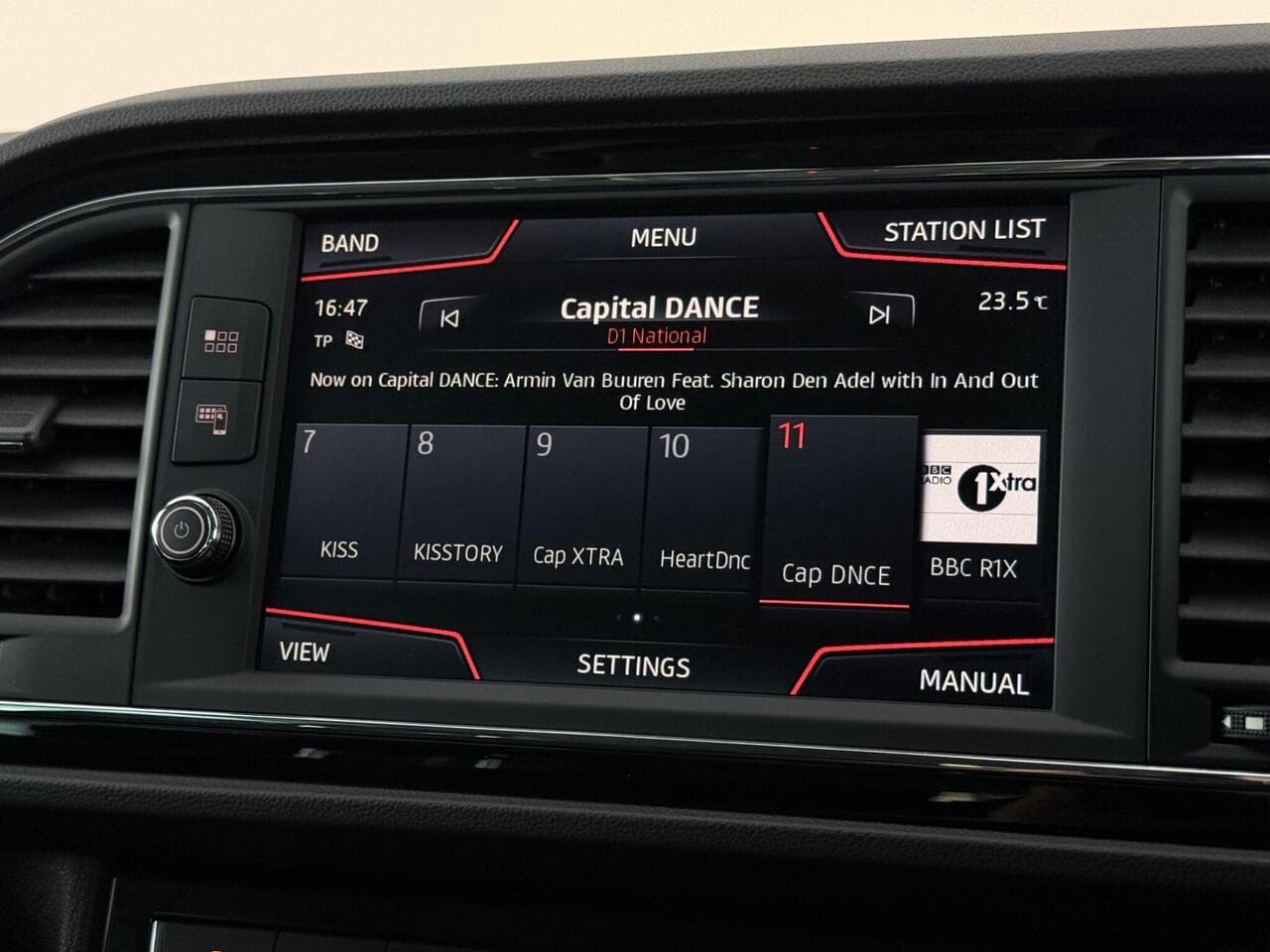 SEAT Leon thumbnail Infotainment System