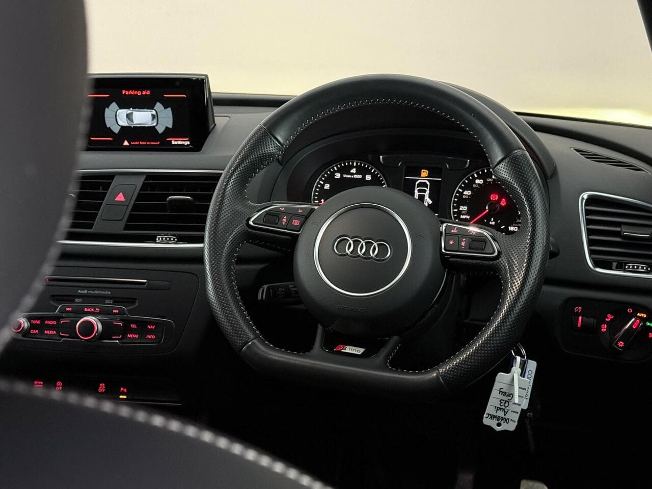 Audi Q3 thumbnail Steering Wheel