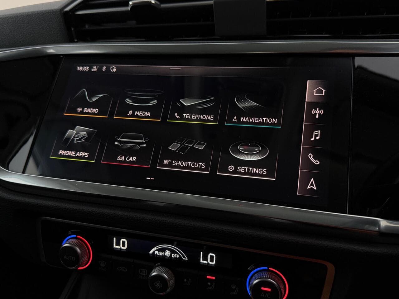 Audi Q3 thumbnail Infotainment System