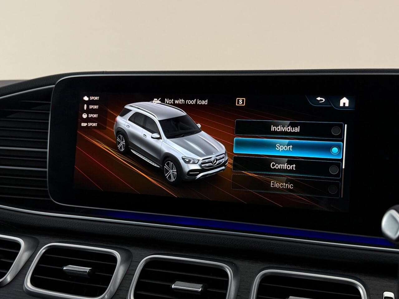 Mercedes-Benz GLE thumbnail Infotainment System