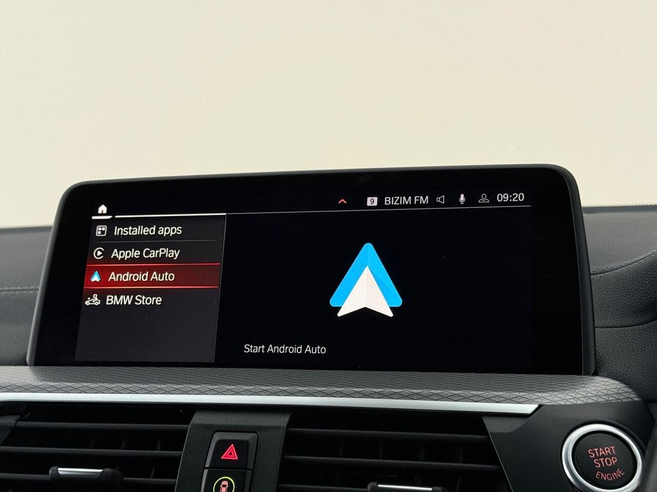 BMW X3 thumbnail Infotainment System
