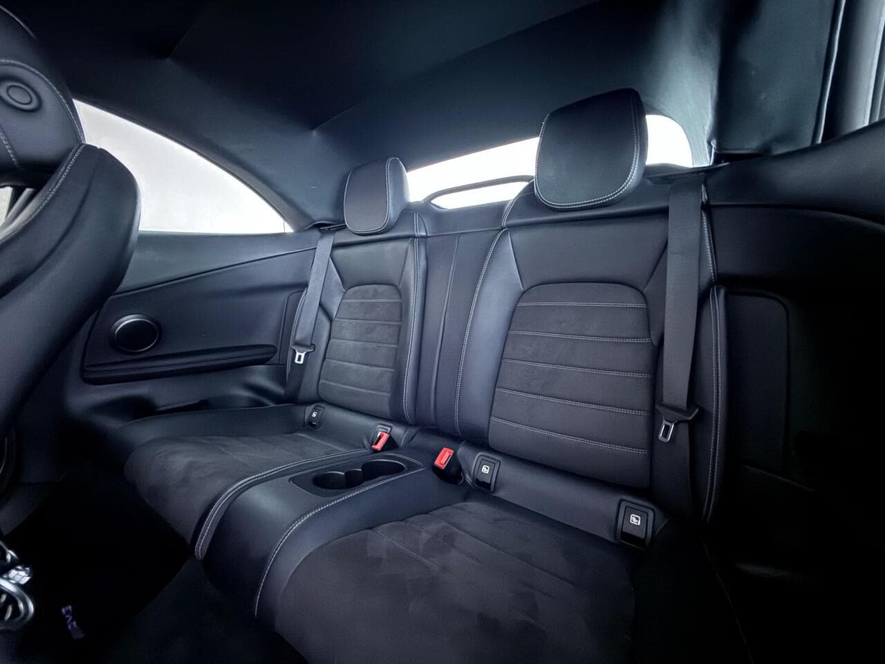 Mercedes-Benz C Class thumbnail Seats Rear