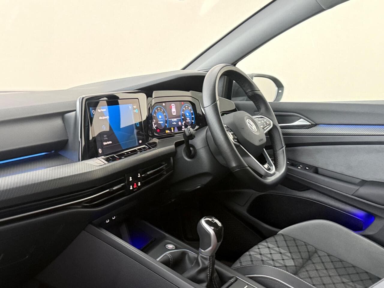 Volkswagen Golf thumbnail Interior Front