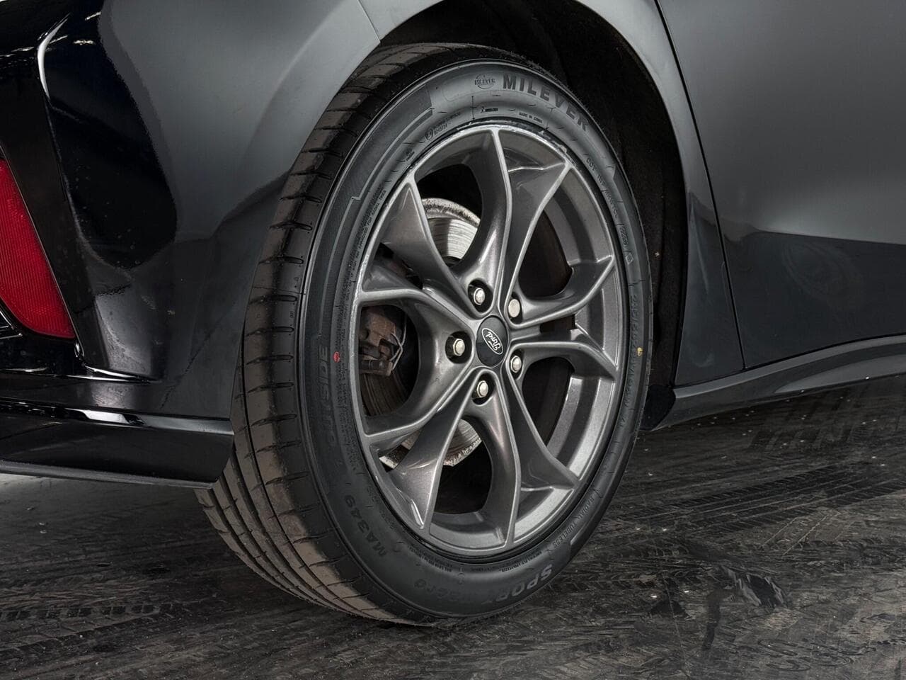 Ford Focus thumbnail Wheel