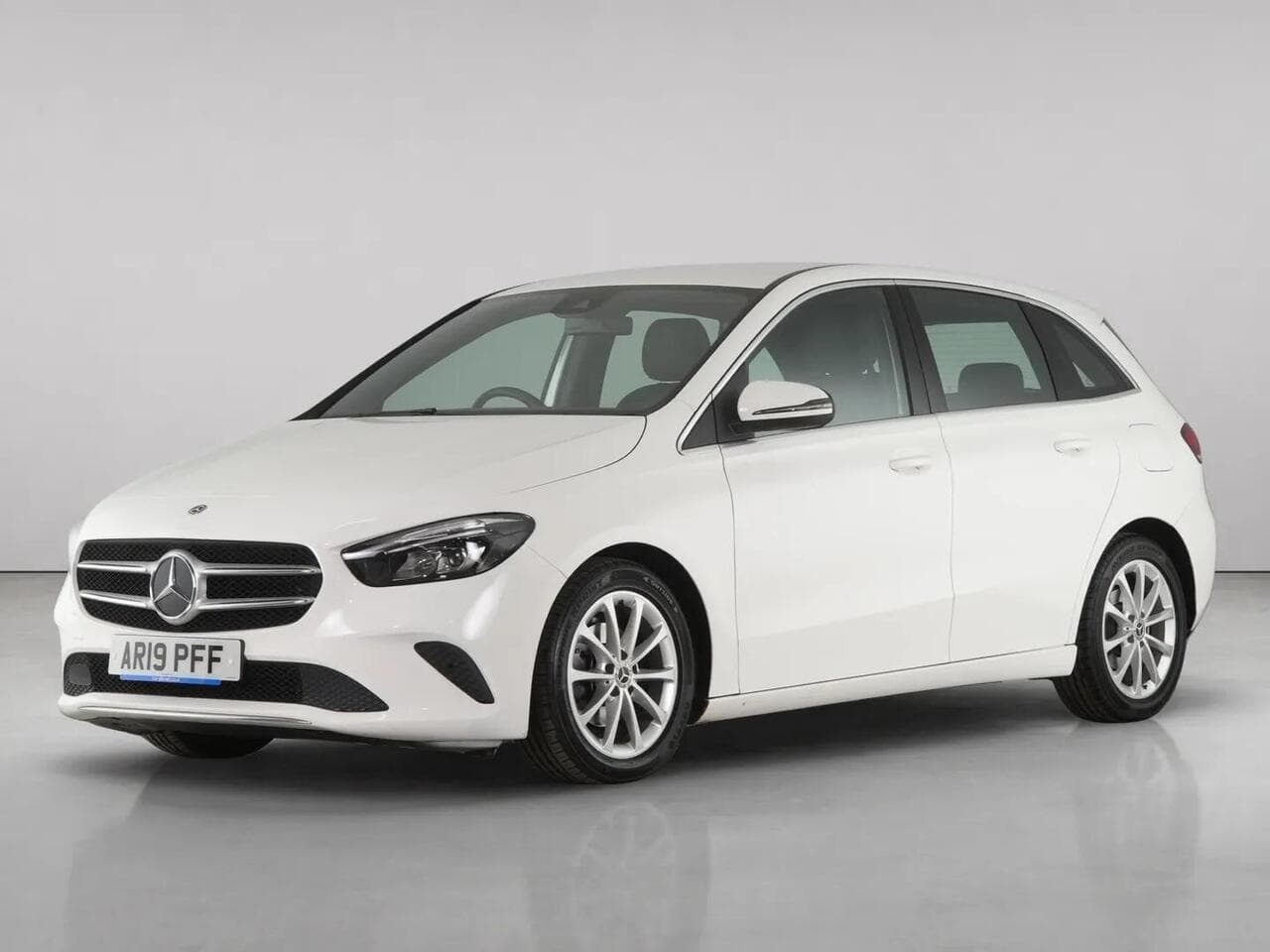 Mercedes-Benz B Class thumbnail Front Left