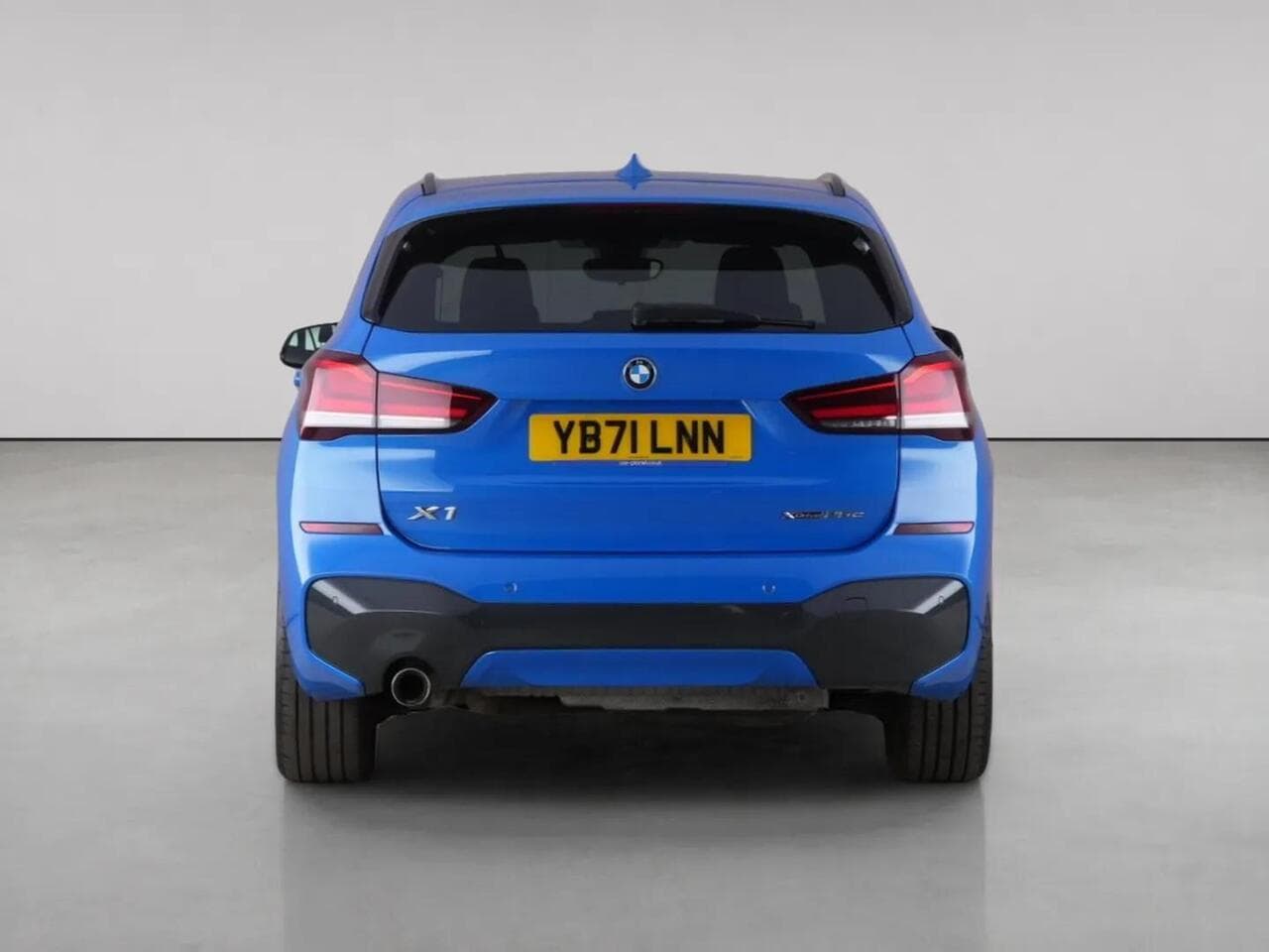 BMW X1 thumbnail Rear