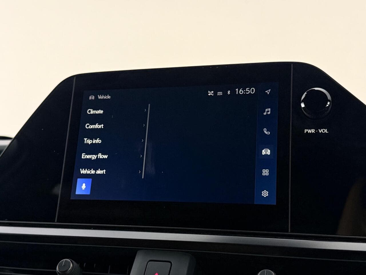 Lexus UX thumbnail Infotainment System