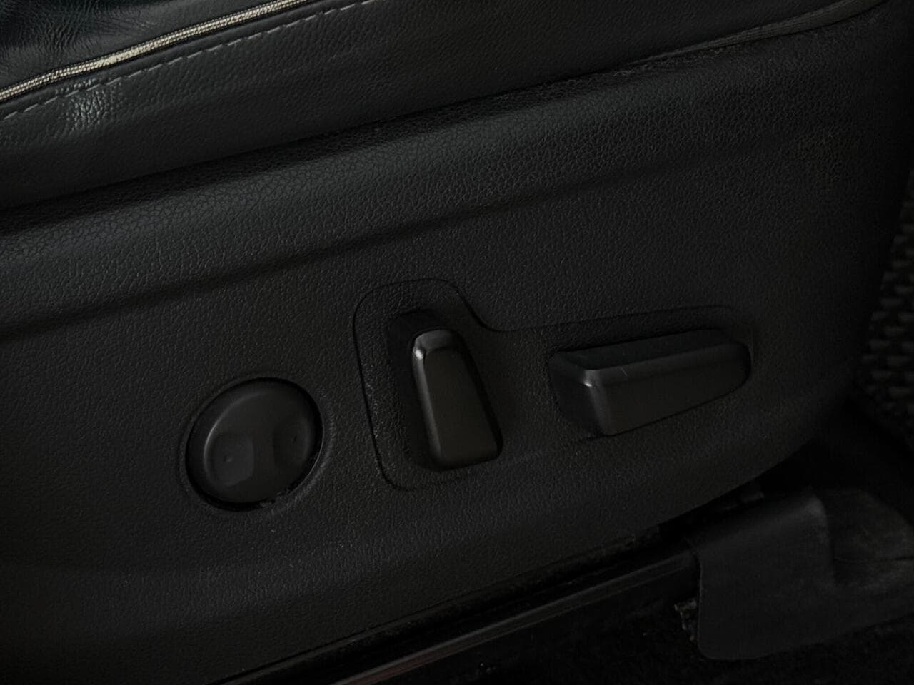 Hyundai Santa Fe thumbnail Misc Controls