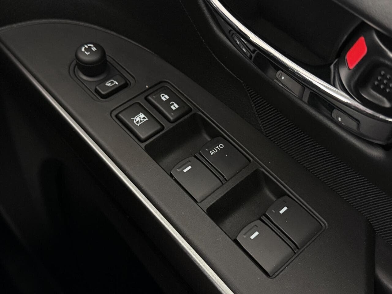 Suzuki S-Cross thumbnail Misc Controls