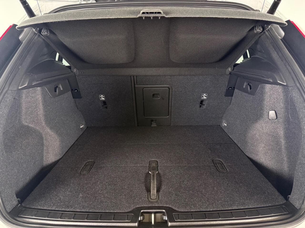 Volvo XC40 thumbnail Boot