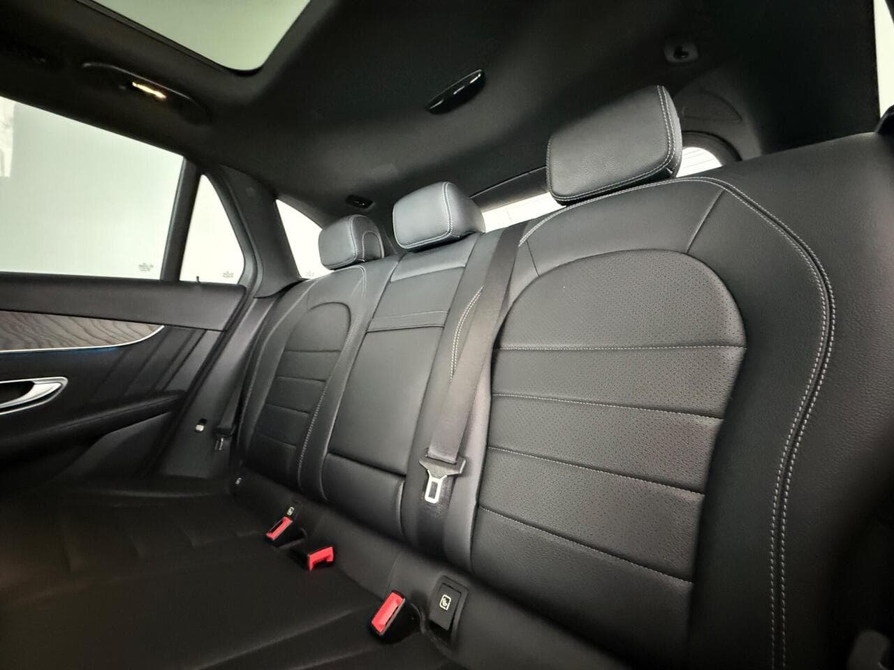 Mercedes-Benz GLC thumbnail Seats Rear