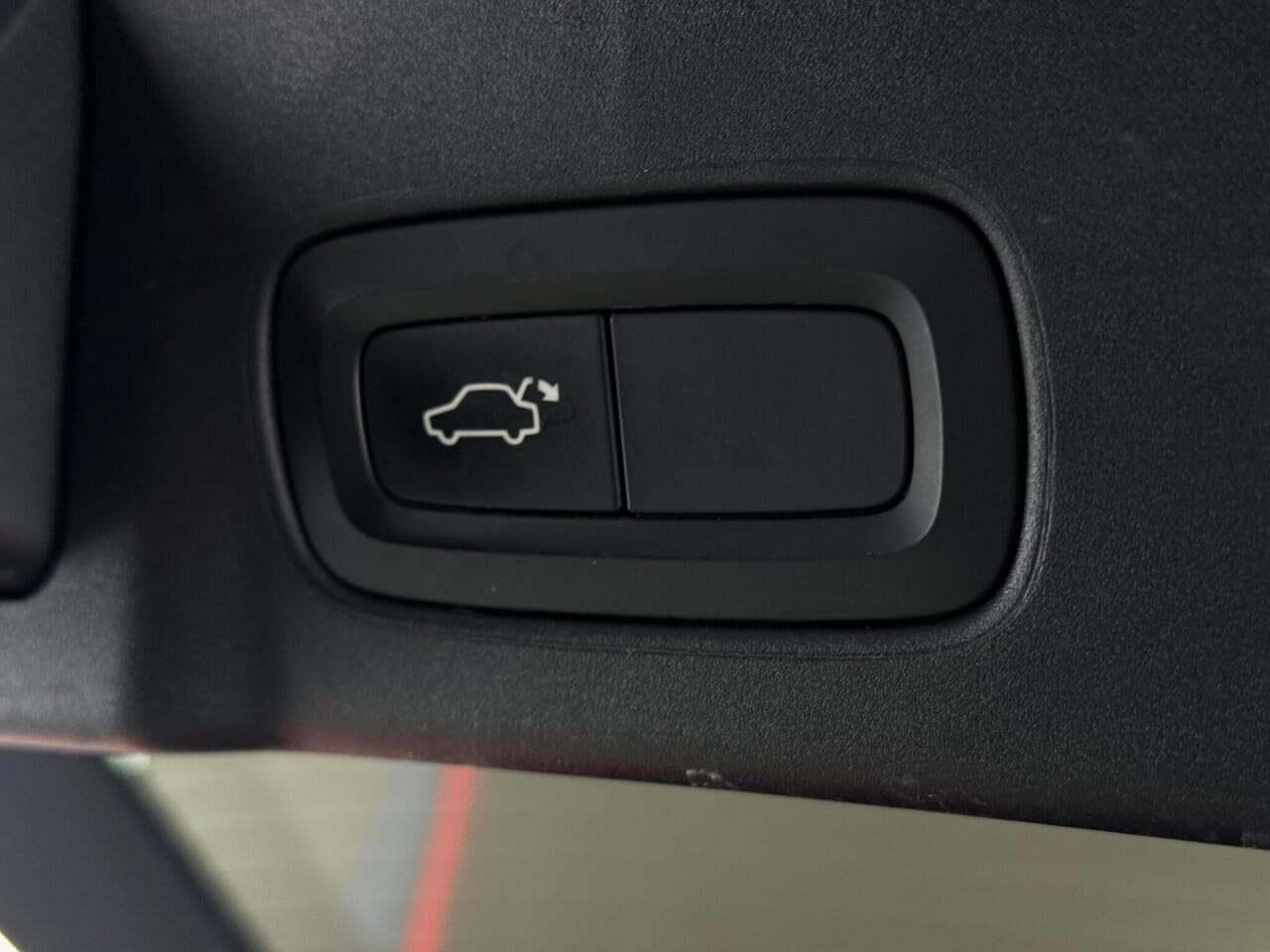 Volvo V90 thumbnail Misc Controls
