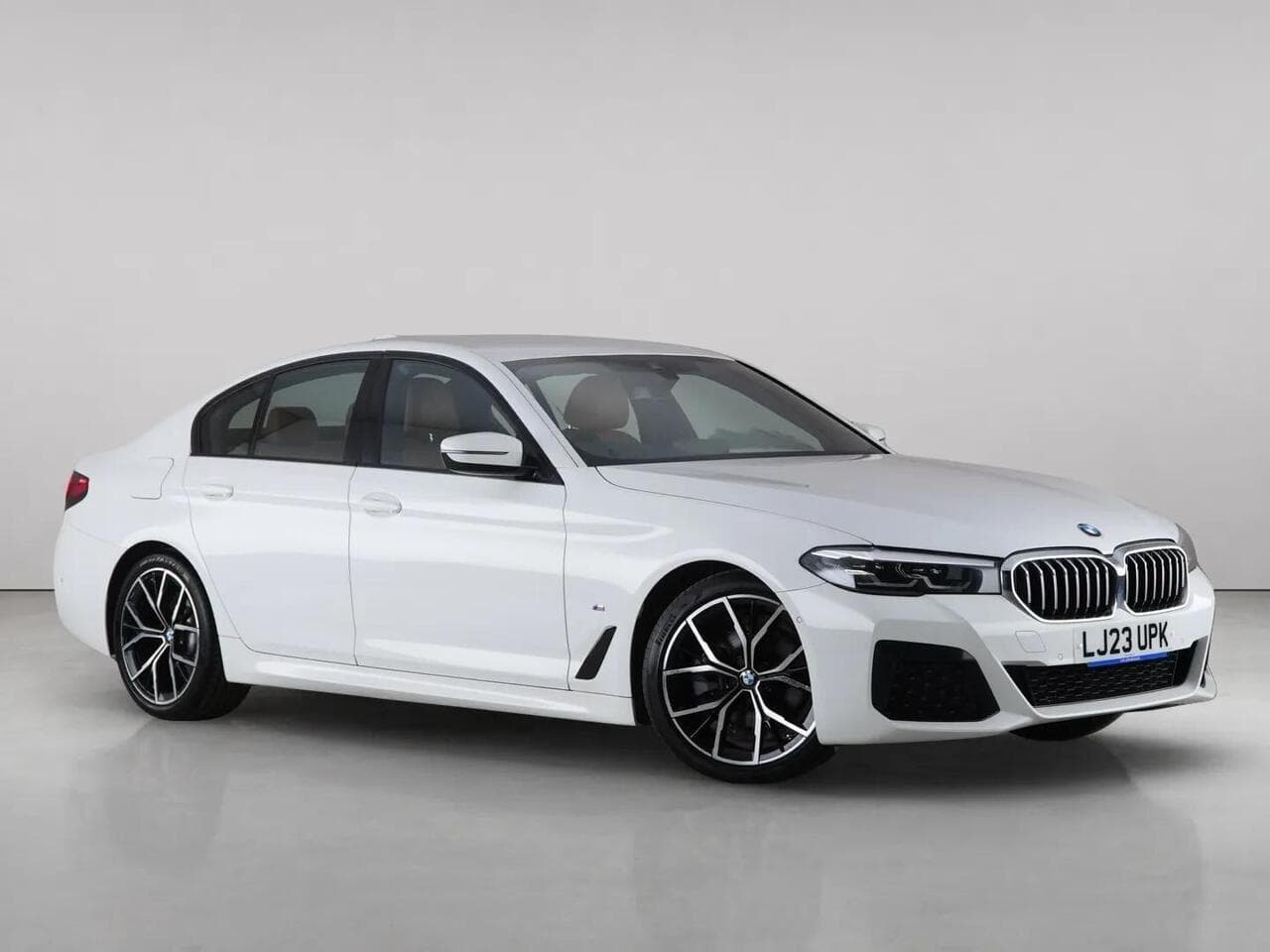 BMW 5 Series - BMW 5 Series 2.0 520d MHT M Sport Steptronic Euro 6 (s/s) 4dr