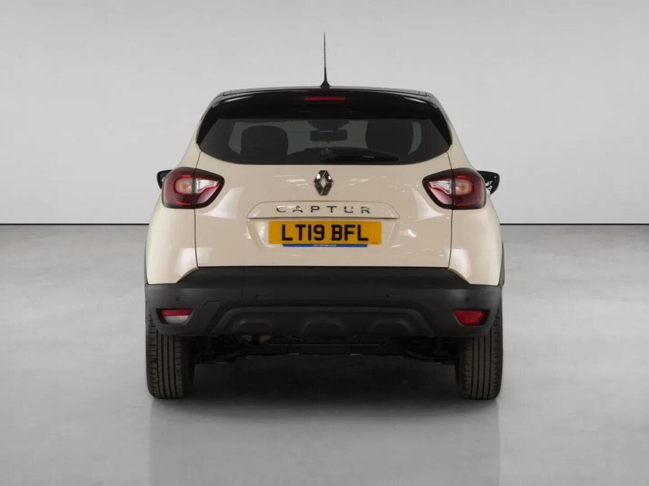 Renault Captur thumbnail Rear