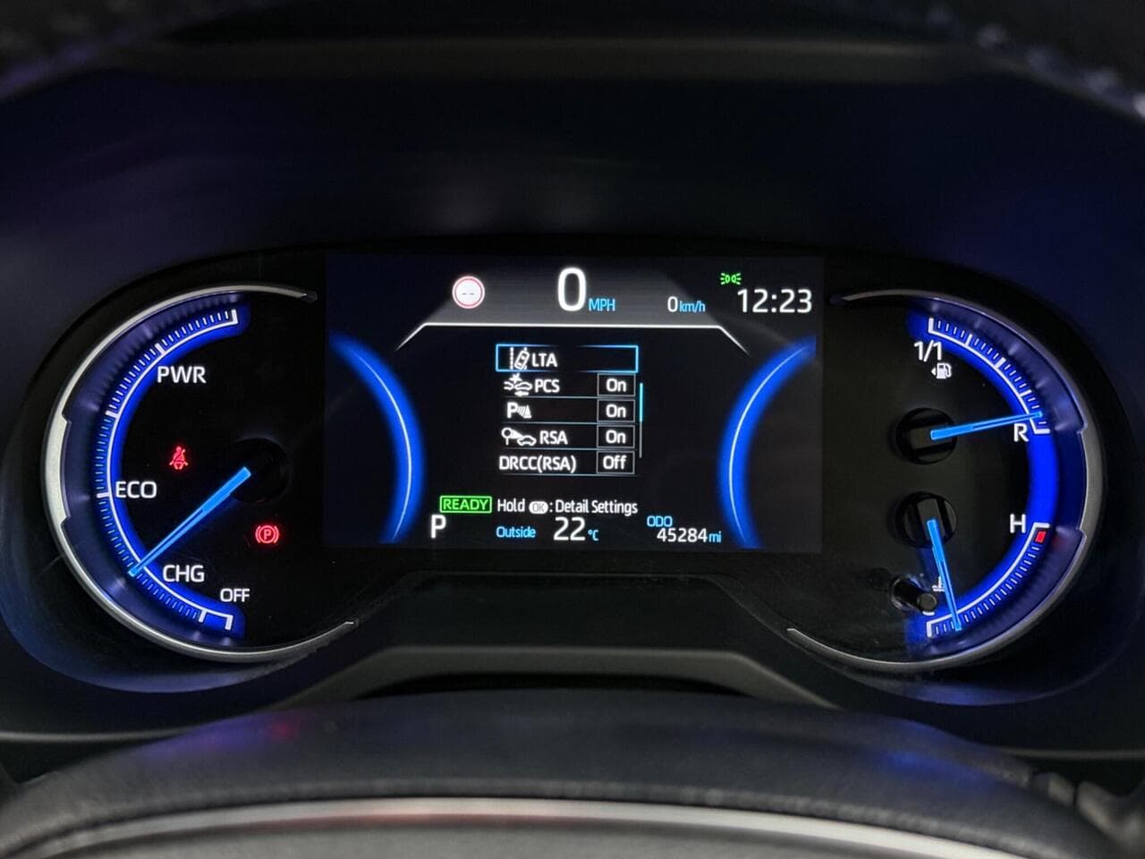 Toyota RAV4 thumbnail Driver Instruments
