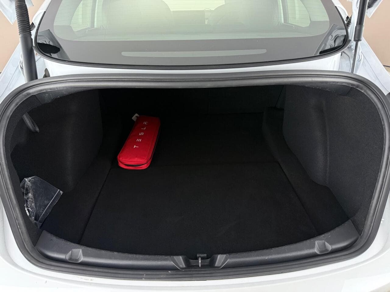 Tesla Model 3 thumbnail Boot