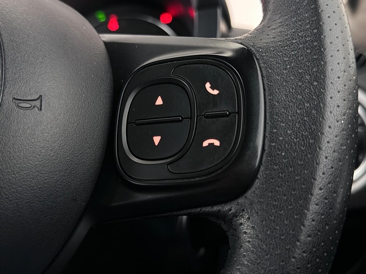 Abarth 595 thumbnail Misc Controls