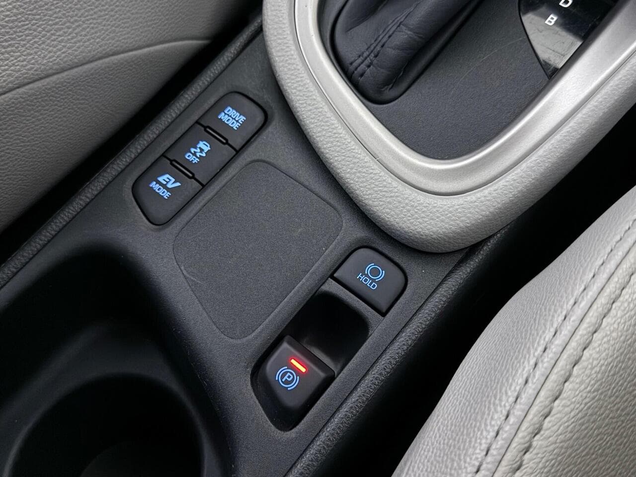 Toyota Yaris thumbnail Misc Controls
