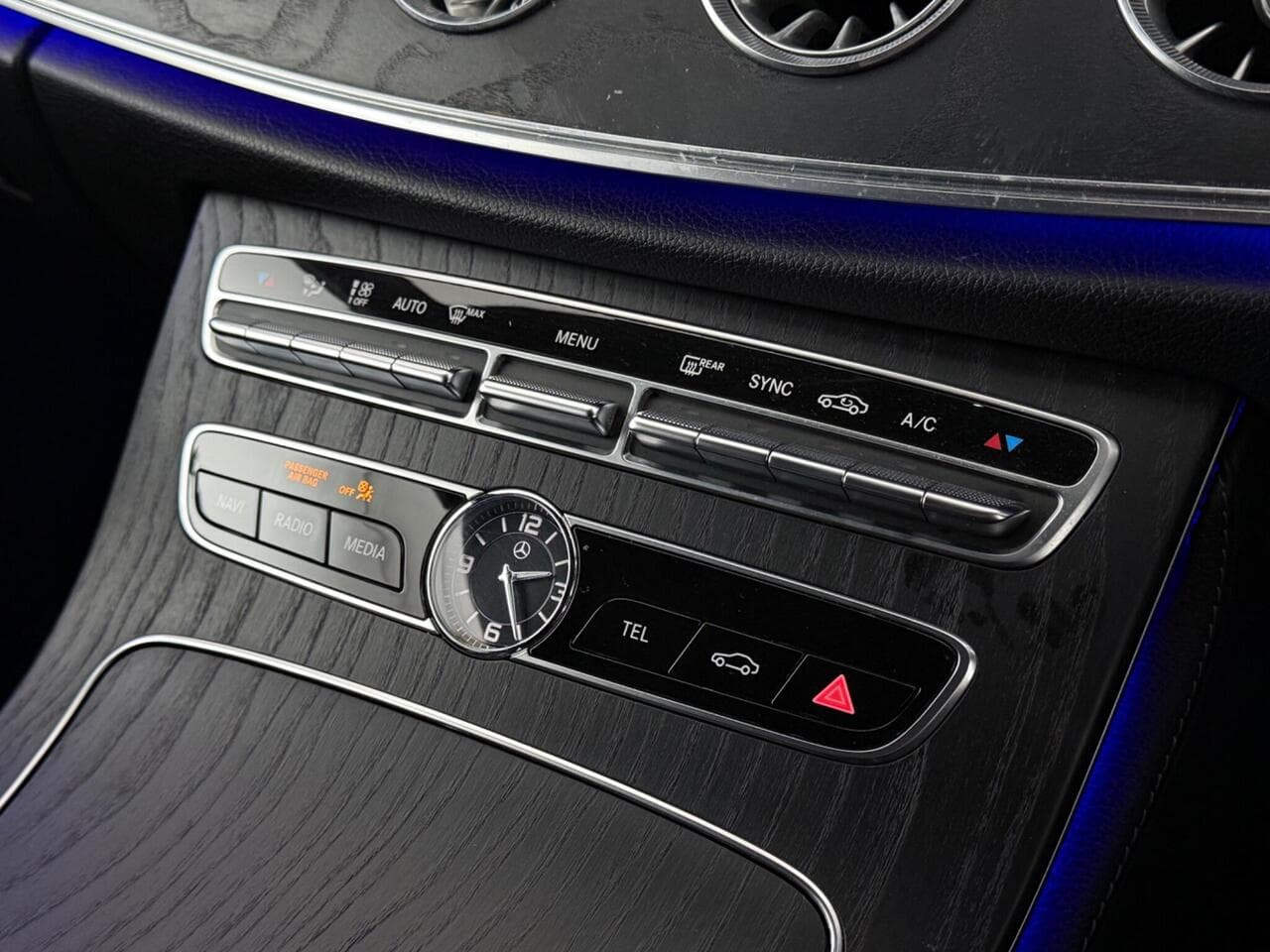 Mercedes-Benz E Class thumbnail Misc Controls