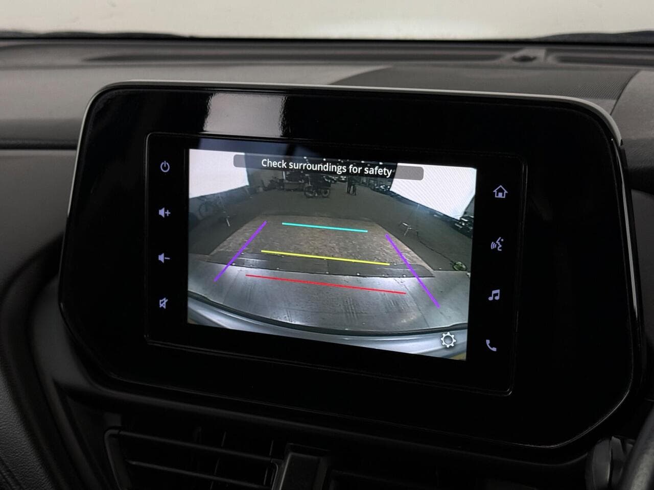 Suzuki S-Cross thumbnail Infotainment System
