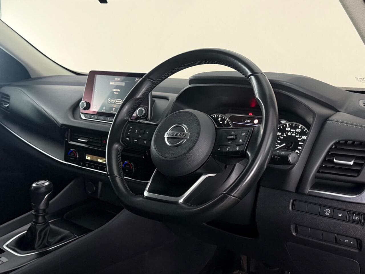 Nissan Qashqai thumbnail Steering Wheel
