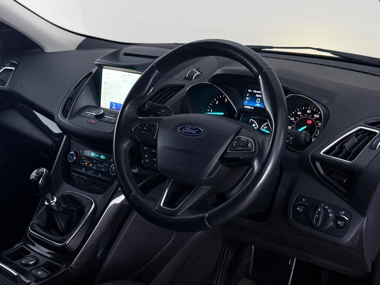 Ford Kuga thumbnail Interior Front