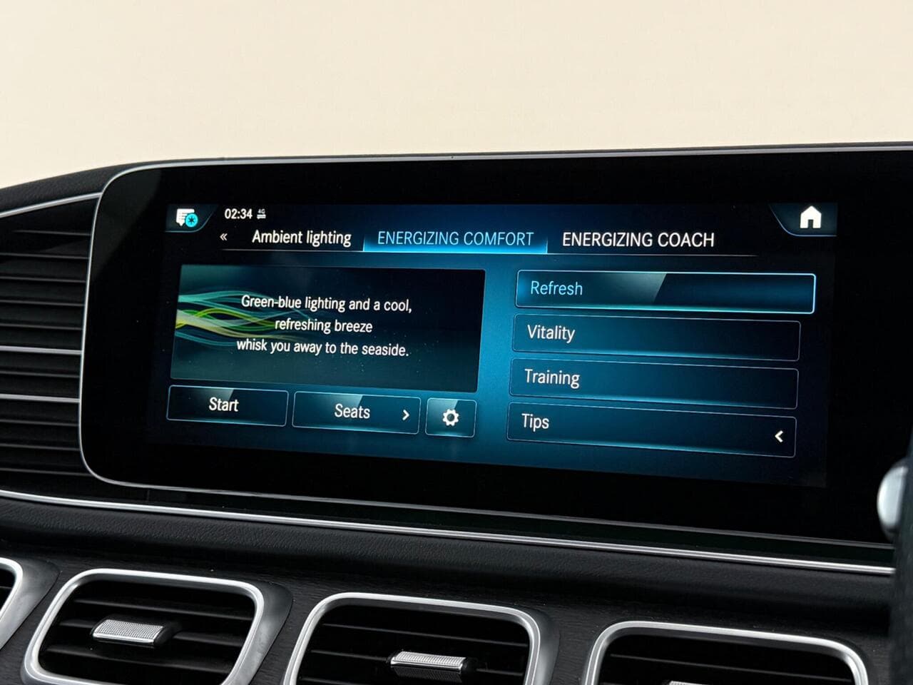 Mercedes-Benz GLE thumbnail Infotainment System