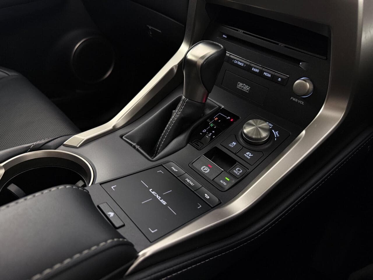 Lexus NX thumbnail Interior Front
