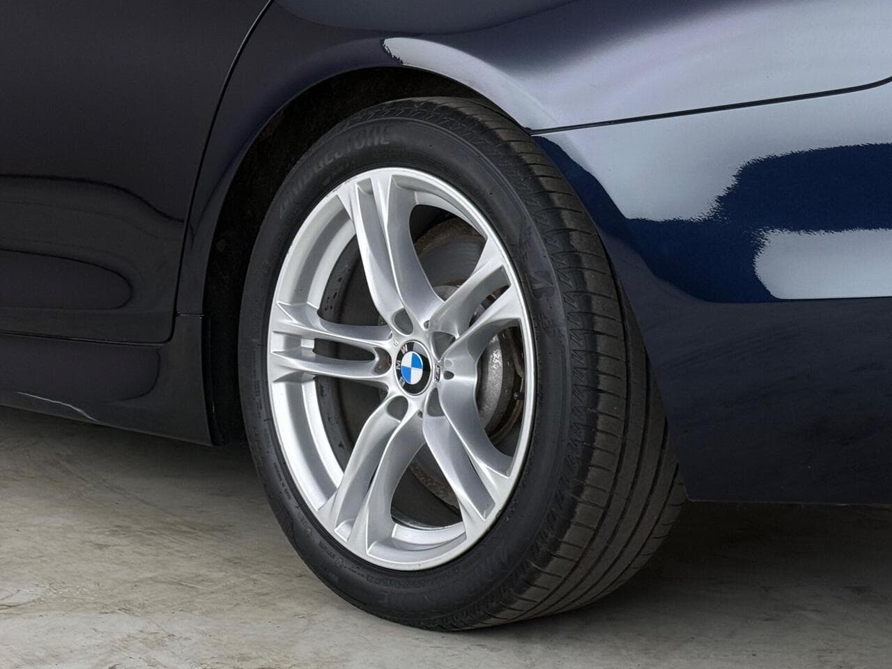 BMW 5 Series thumbnail Wheel