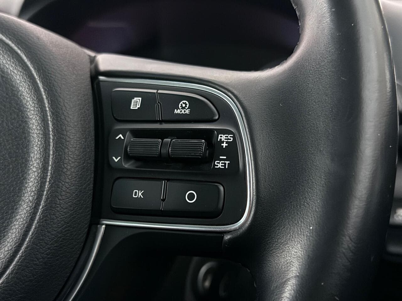 Kia Sportage thumbnail Misc Controls