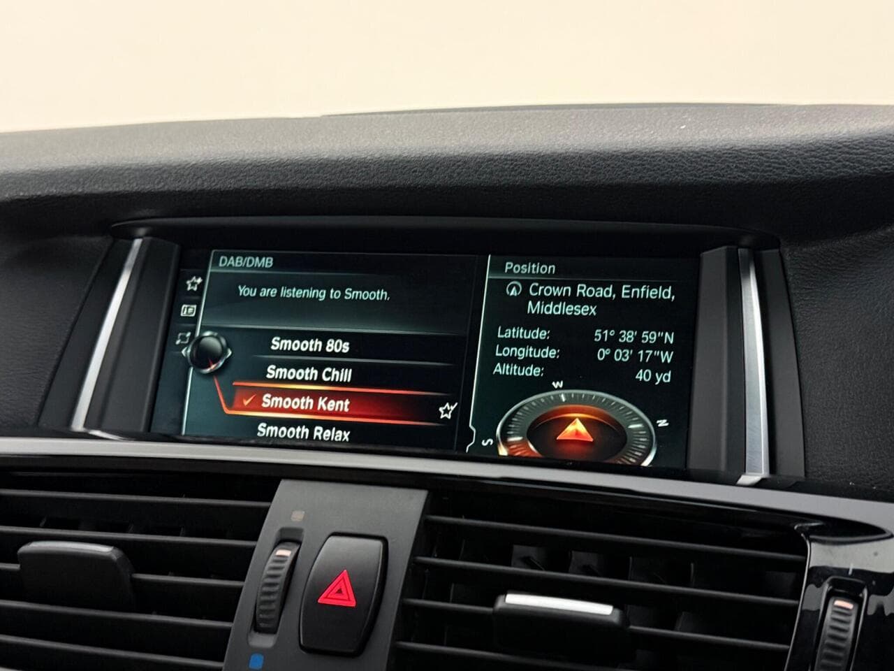 BMW X4 thumbnail Infotainment System