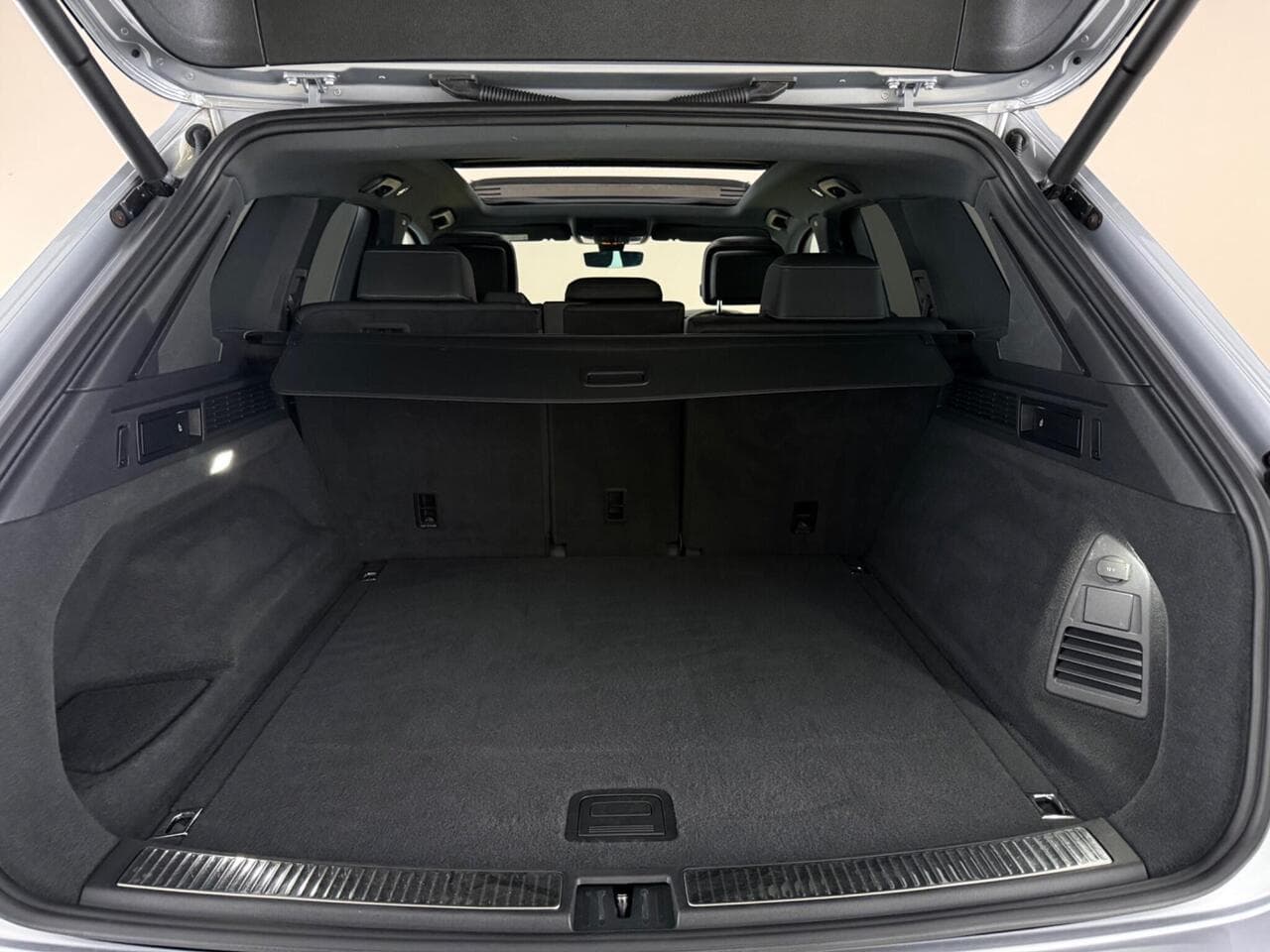 Volkswagen Touareg thumbnail Boot