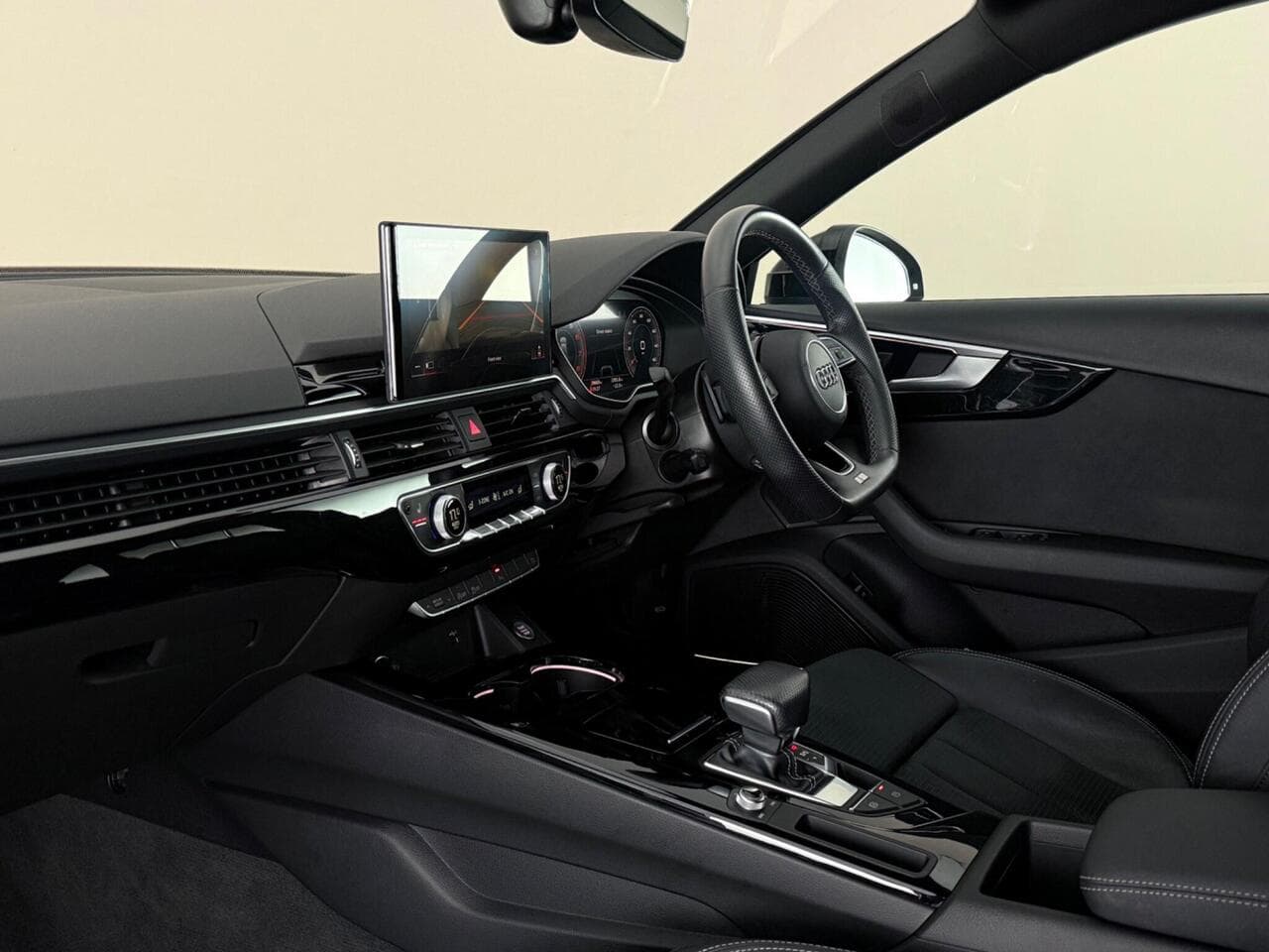 Audi A4 Avant thumbnail Interior Front